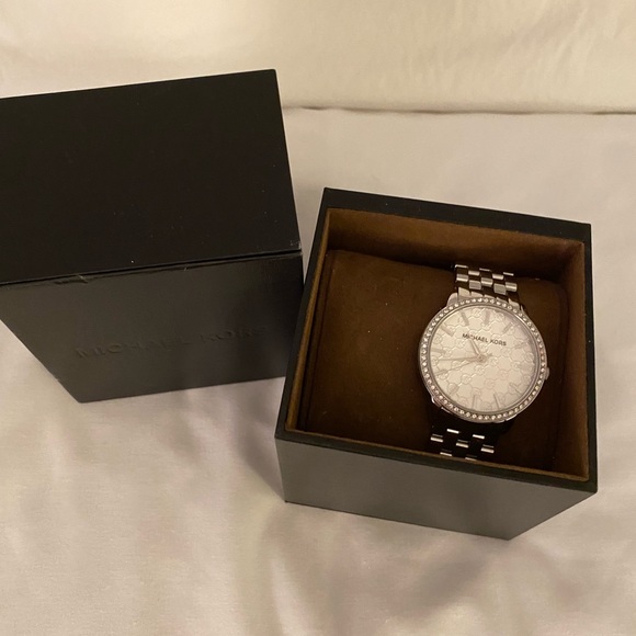 Womens watch - Picture 1 of 6